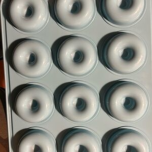 Doughnut baking pan